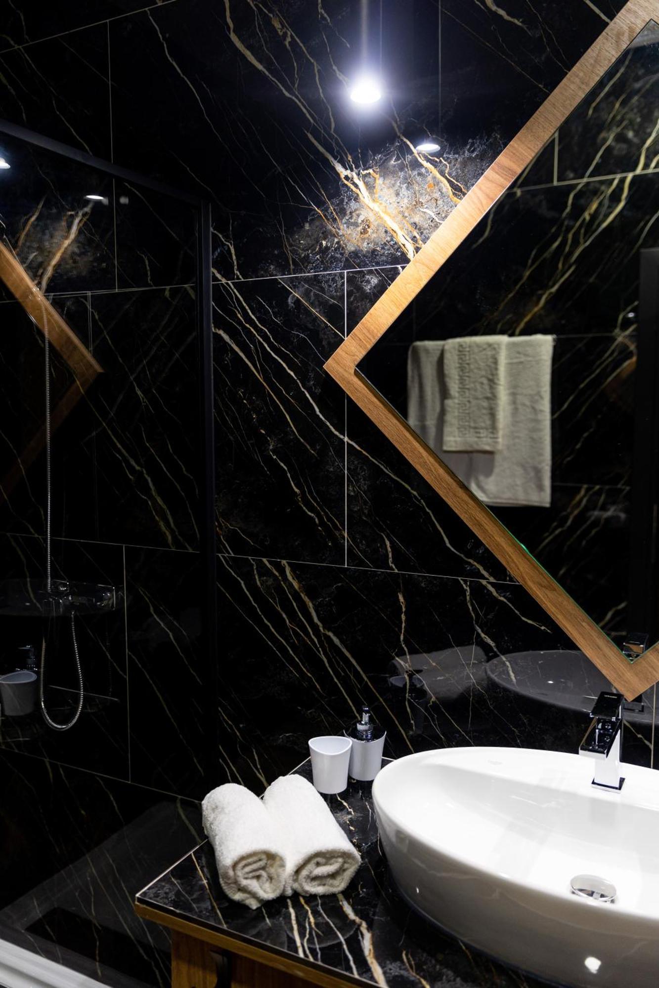 Hostel Tron Травник Экстерьер фото