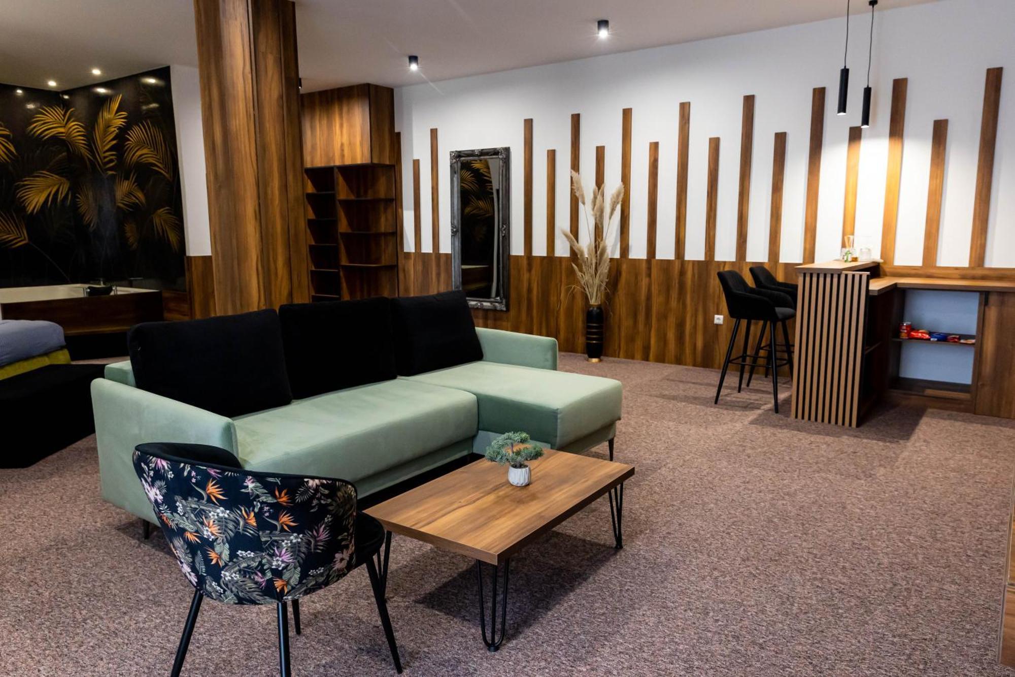 Hostel Tron Травник Экстерьер фото