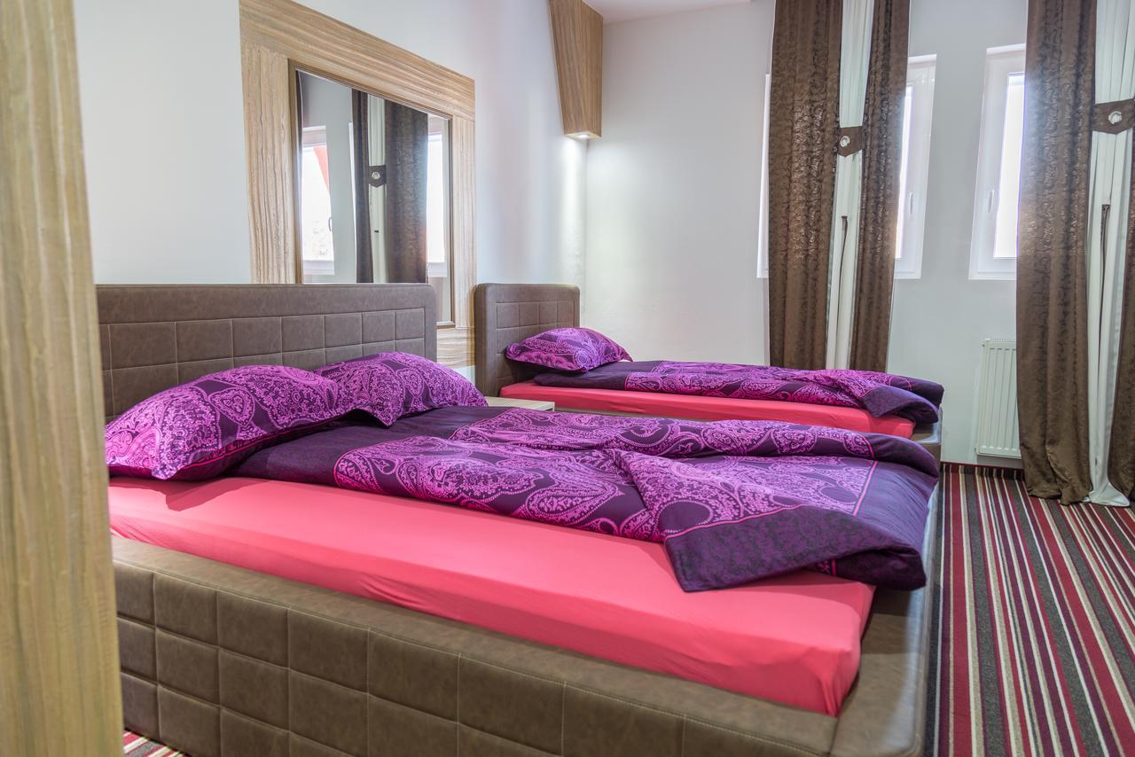 Hostel Tron Травник Экстерьер фото